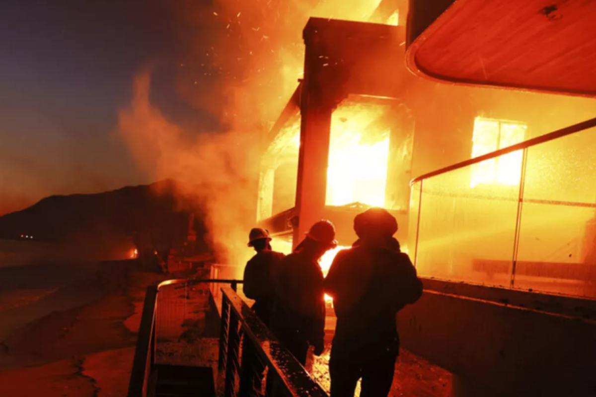 Il tremendo incendio in California